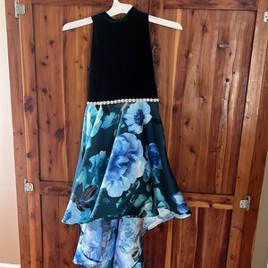 Like NEW beautiful dress